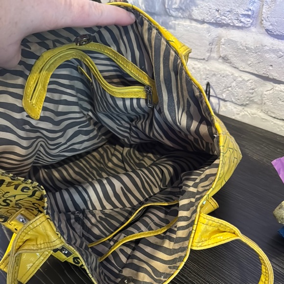 Guess Yellow Tote Bag - Picture 3 of 4